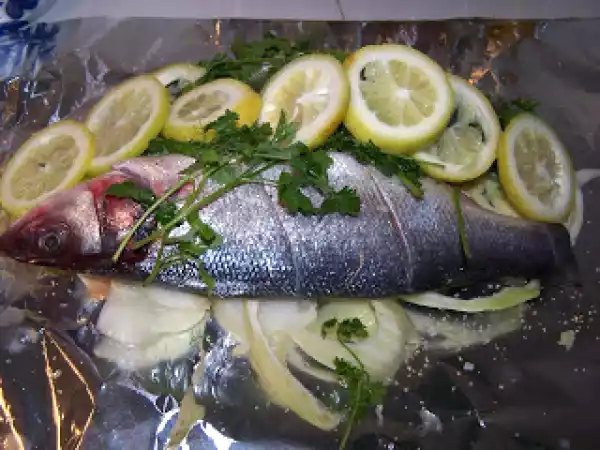 Receita Robalo com ervas no papelote