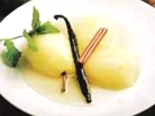 Receita Peras em calda com baunilha e canela