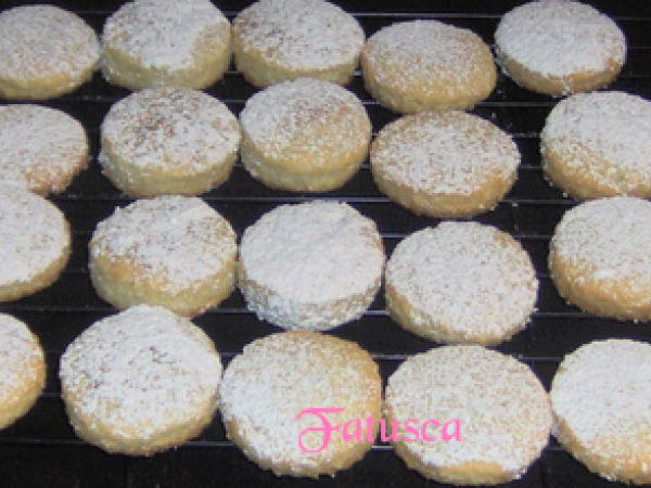 Receita Bolachinhas de laranja e amendoa