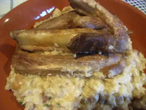 Receita Migas com entrecosto frito.