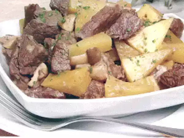 Receita Cubinhos de vitela com cogumelos e ananás