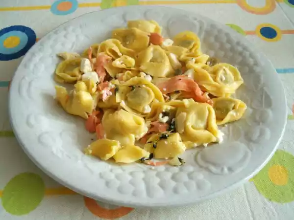 Receita Tortellini com salmão fumado e requeijão