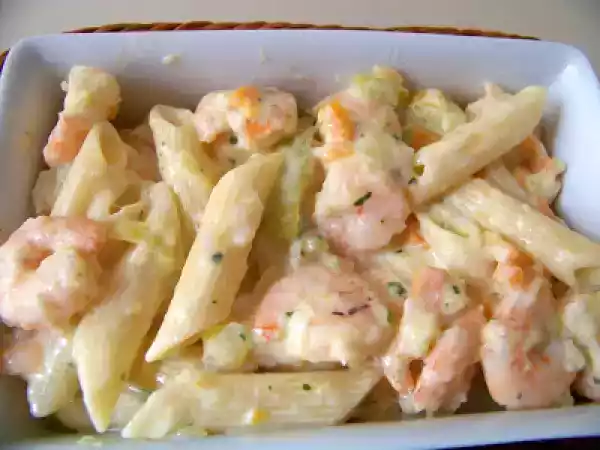 Receita Penne com camarão, abobrinha e cenoura