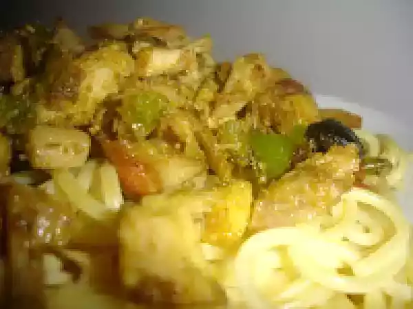 Receita Esparguete com frango e pimentos ao caril