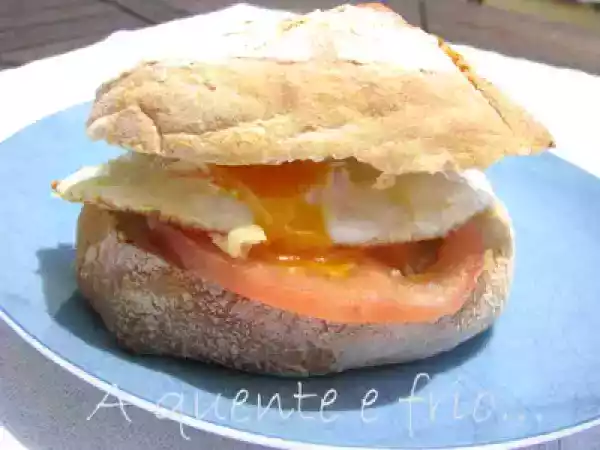 Receita Sandes de ovo estrelado e sumo de abacaxi