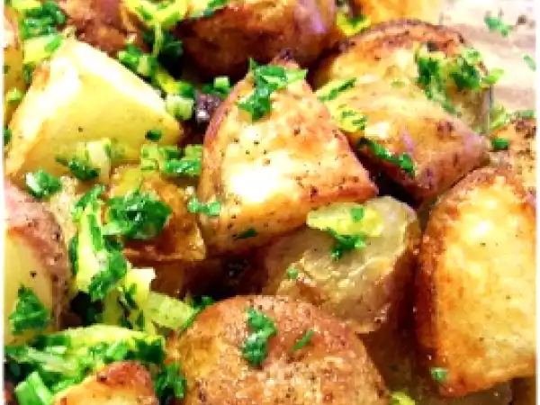 Receita Batatas assadas com alho, limão e salsa
