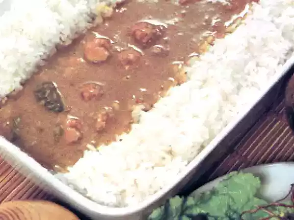 Receita Caril de camarão com pimento verde e leite de coco