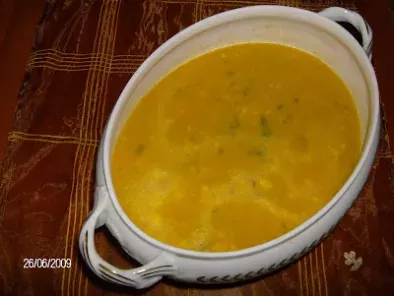 Receita Sopa de tomate com coentros e ovo cozido