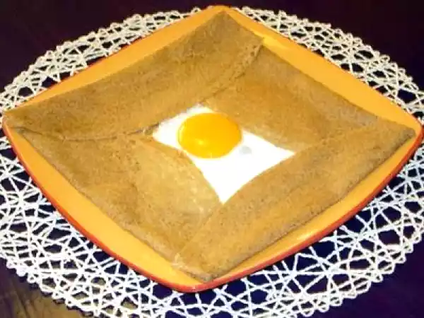 Receita Galette bretonne: crepe de trigo sarraceno com queijo, presunto e ovo