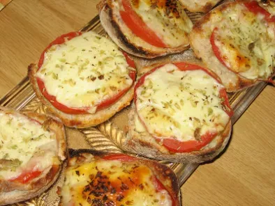 Receita Brie cheese and tomato on toast