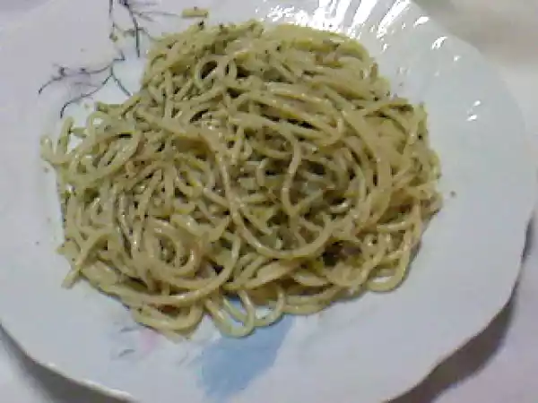 Receita Massa com molho pesto de manjericão