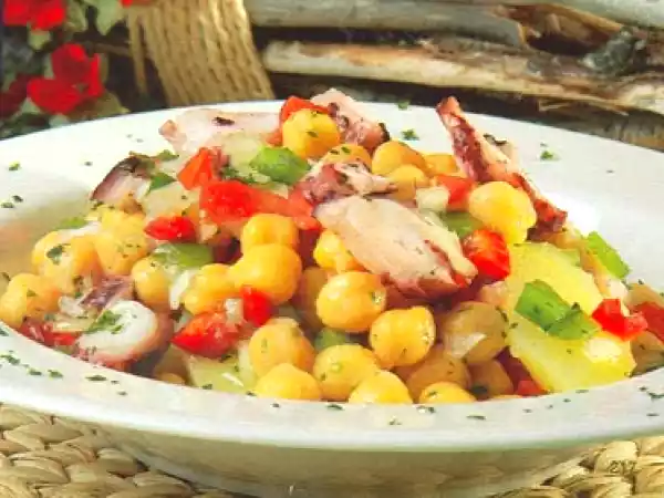 Receita Salada fria de grão e polvo