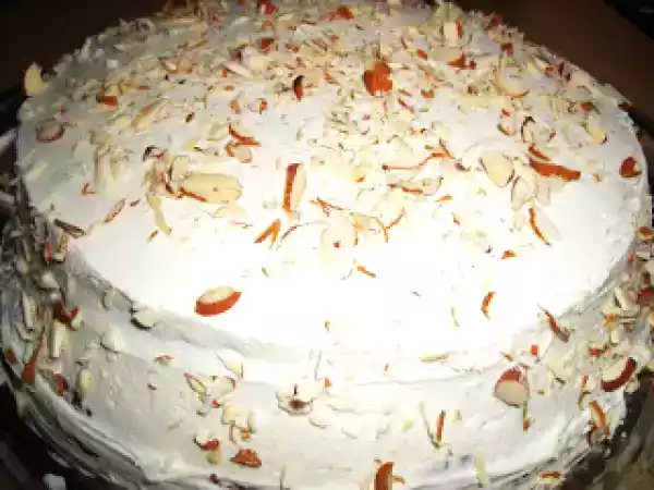 Receita Bolo esponja com recheio de amêndoa