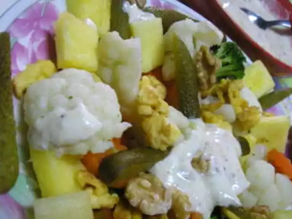 Receita Salada de legumes com ovo e abacaxi