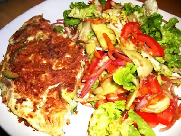 Receita Tortilla espanhola de courgete com salada rustica