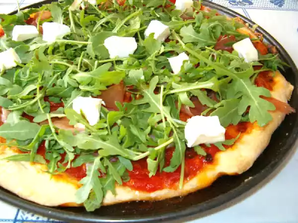 Receita Pizza de rúcula e presunto