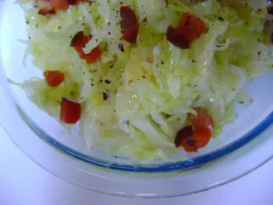 Salada de repolho e bacon