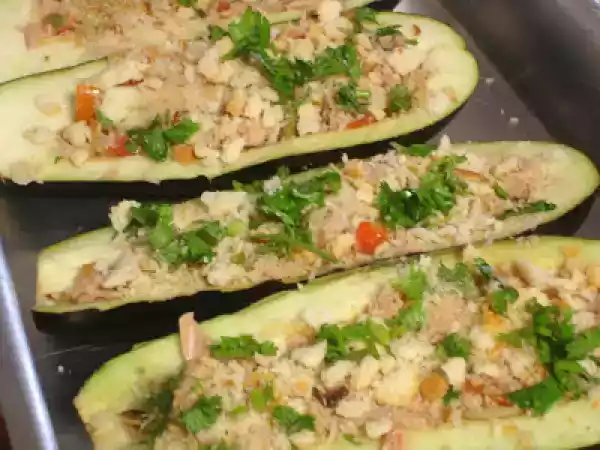 Receita Berinjela recheada com atum ao forno