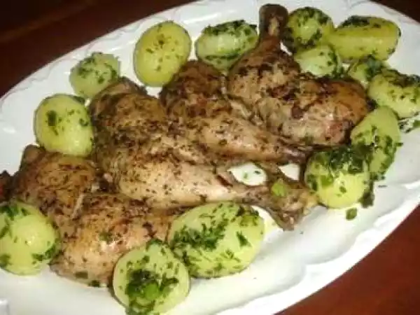 Receita Frango ao pesto de manjericão e tomate seco, com batata sauté