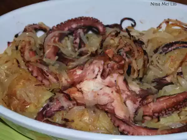 Receita Polvo no forno com cebola