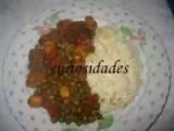 Receita carne de vaca estufada com cogumelos, cenoura e ervilhas