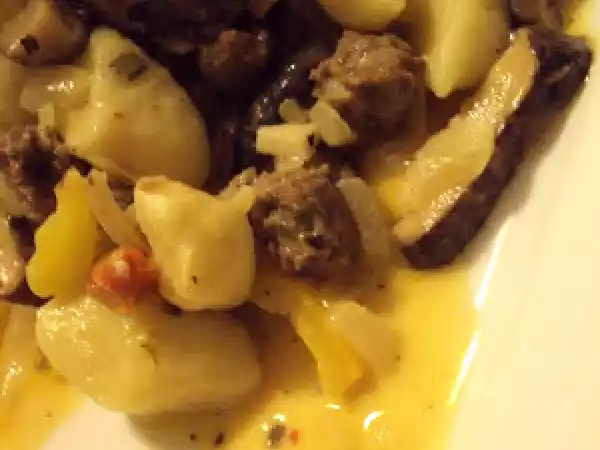 Receita Gnocchi com molho de salsicha fresca e cogumelos