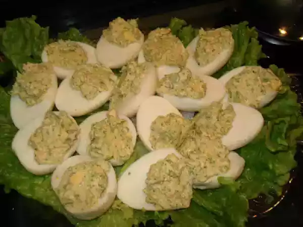 Receita Ovos recheados com atum e brócolos à amiga bela...