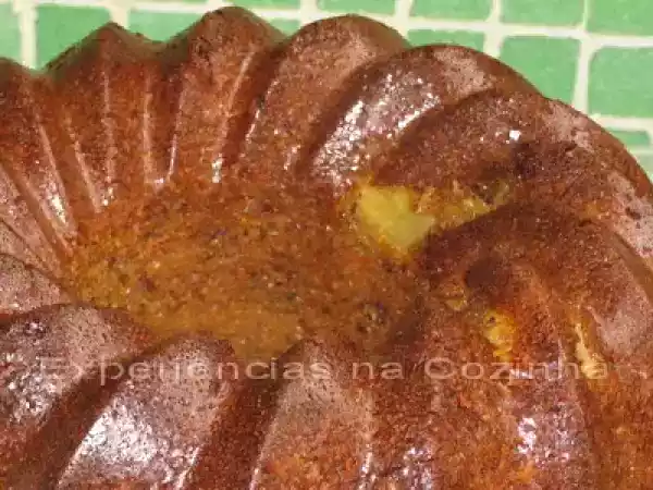 Receita Bolo de noz, cenoura e ananás