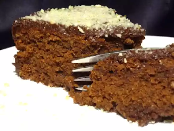 Receita Bolo rainha de saba com cobertura de chocolate