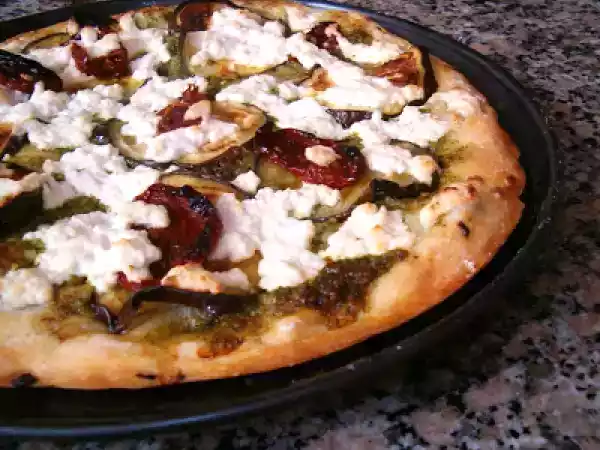 Receita Pizza de beringela, pesto e tomate seco
