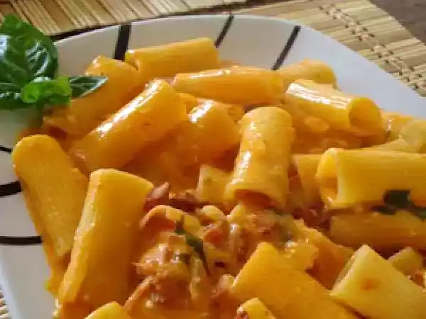 Receita No jantar, rigatoni recheado, mas antes teve... anita em... 3 perdidos e um velório