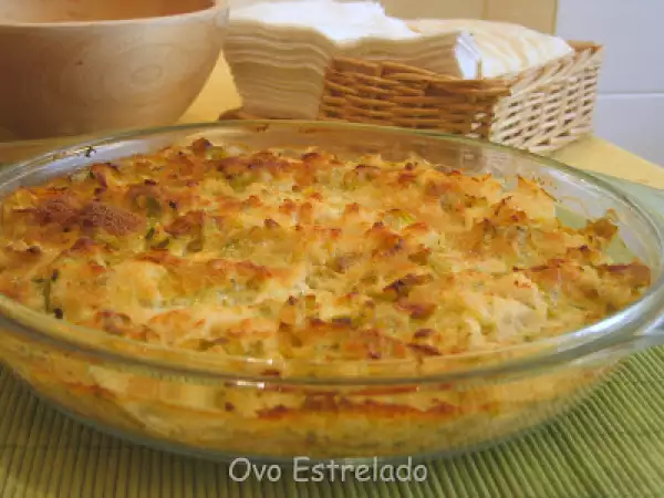 Receita Gratinado de pescada com alho-francês