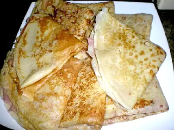Receita Crêpes salgados com fiambre e queijo de cabra