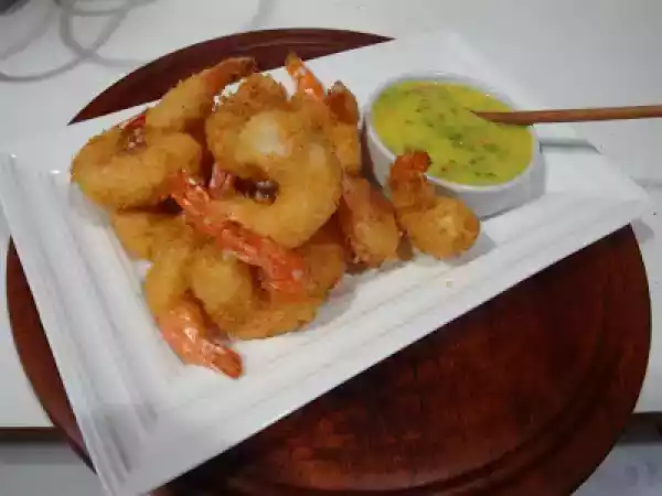 Receita Camarão empanado no panko com molho de manga e hortelã