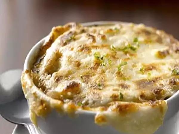 Receita Sopa de cebola gratinada