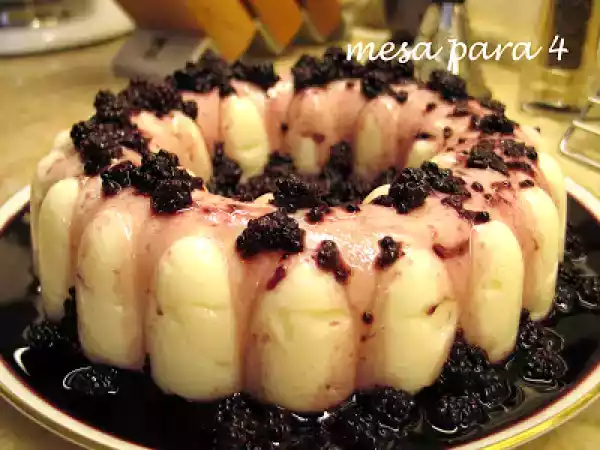 Receita Manjar de côco com calda de amoras silvestres