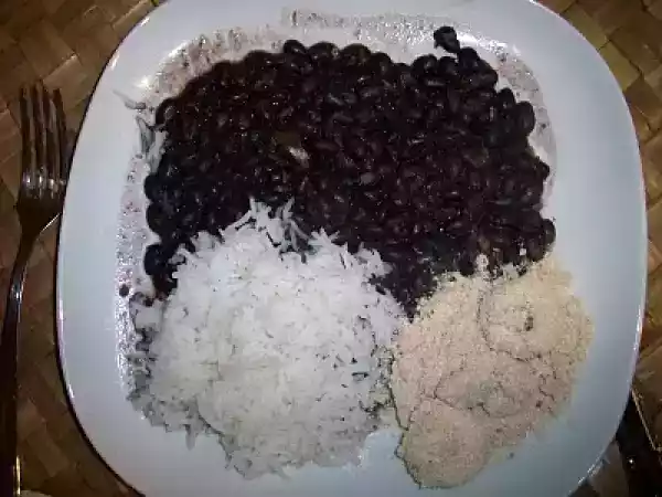 Receita Arroz feijão e farofa de banana: