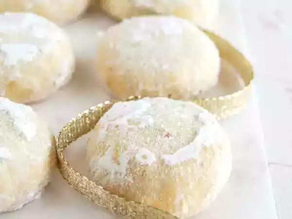 Receita Bolas de neve de nozes e laranja