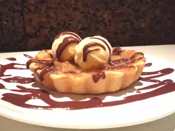 Receita Tarteletes de maçã e amêndoa + gelado de baunilha