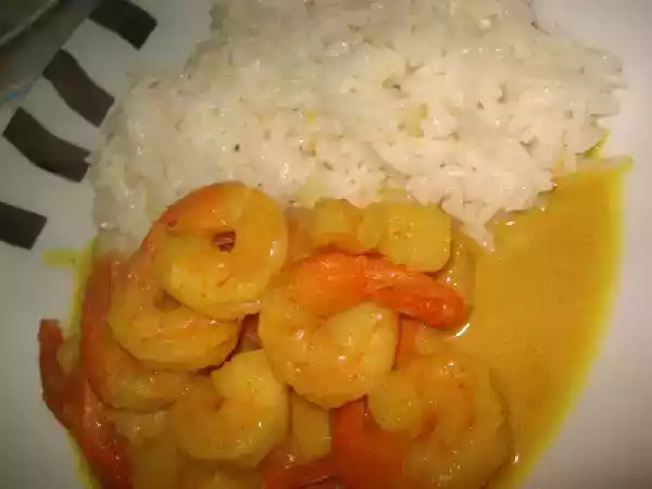 Receita Caril de gambas acompanhado de arroz aromatizado de alho...