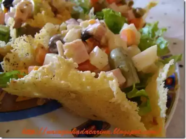 Receita Cestinha de parmesão com salada agridoce