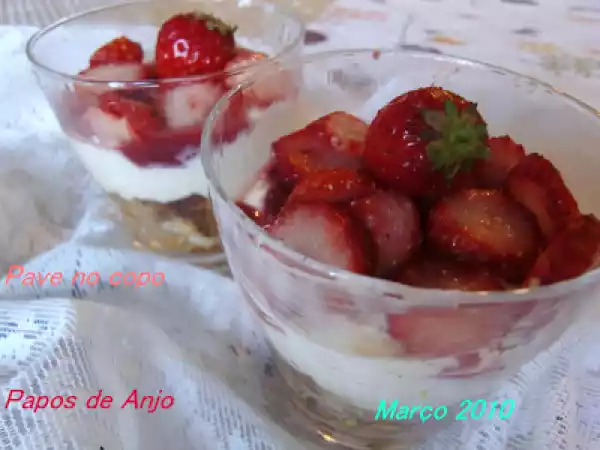 Receita O pão de ló da minha família, morangos e a primavera!