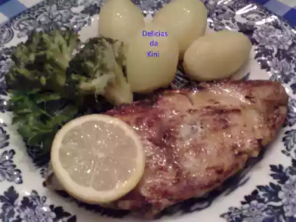 Receita Peixe grelhado com molho de manteiga e limão