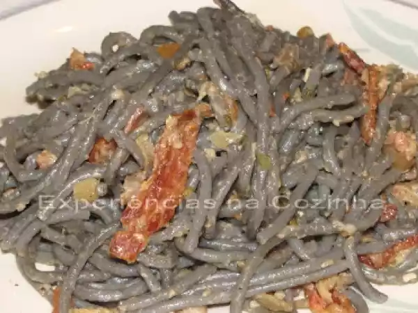Receita Esparguete negro com bacon