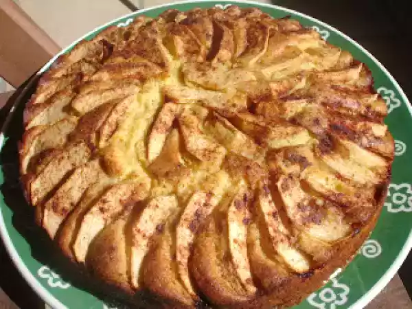 Receita Bolo de maçãs recheado