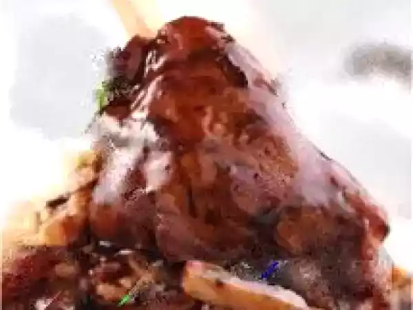 Receita Borrego no forno com batatas douradas