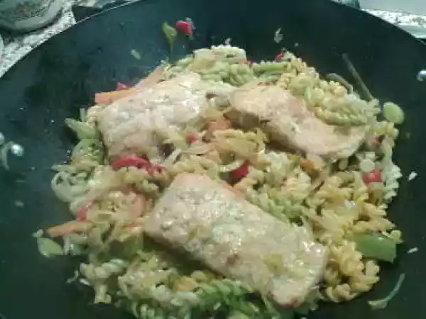 Receita Salmaõ na wok com massa