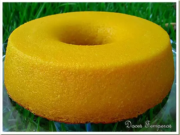Receita Bolo húmido de maracujá e coco