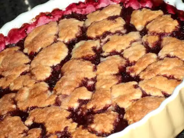 Receita Cobbler de maçã, pêra e frutos vermelhos