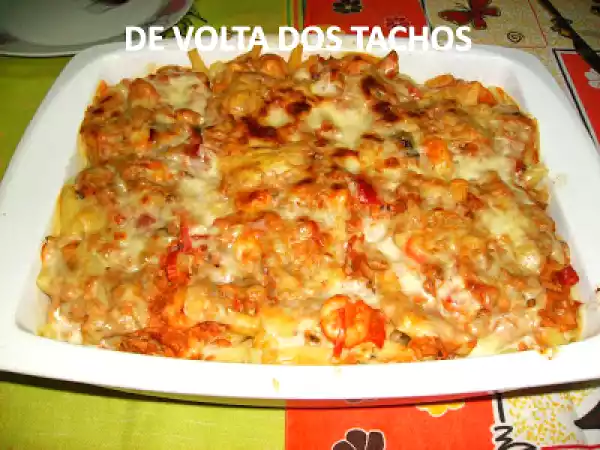 Receita Macarrão gratinado com atum, miolo de camarão e delícias do mar